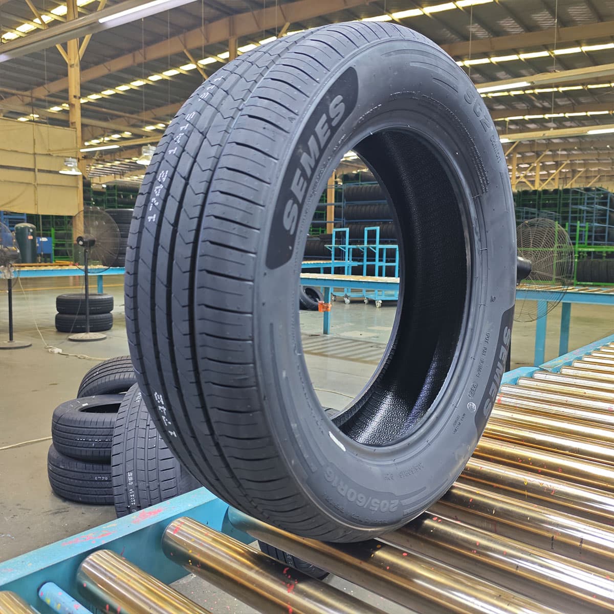 12.00 R20 Tire